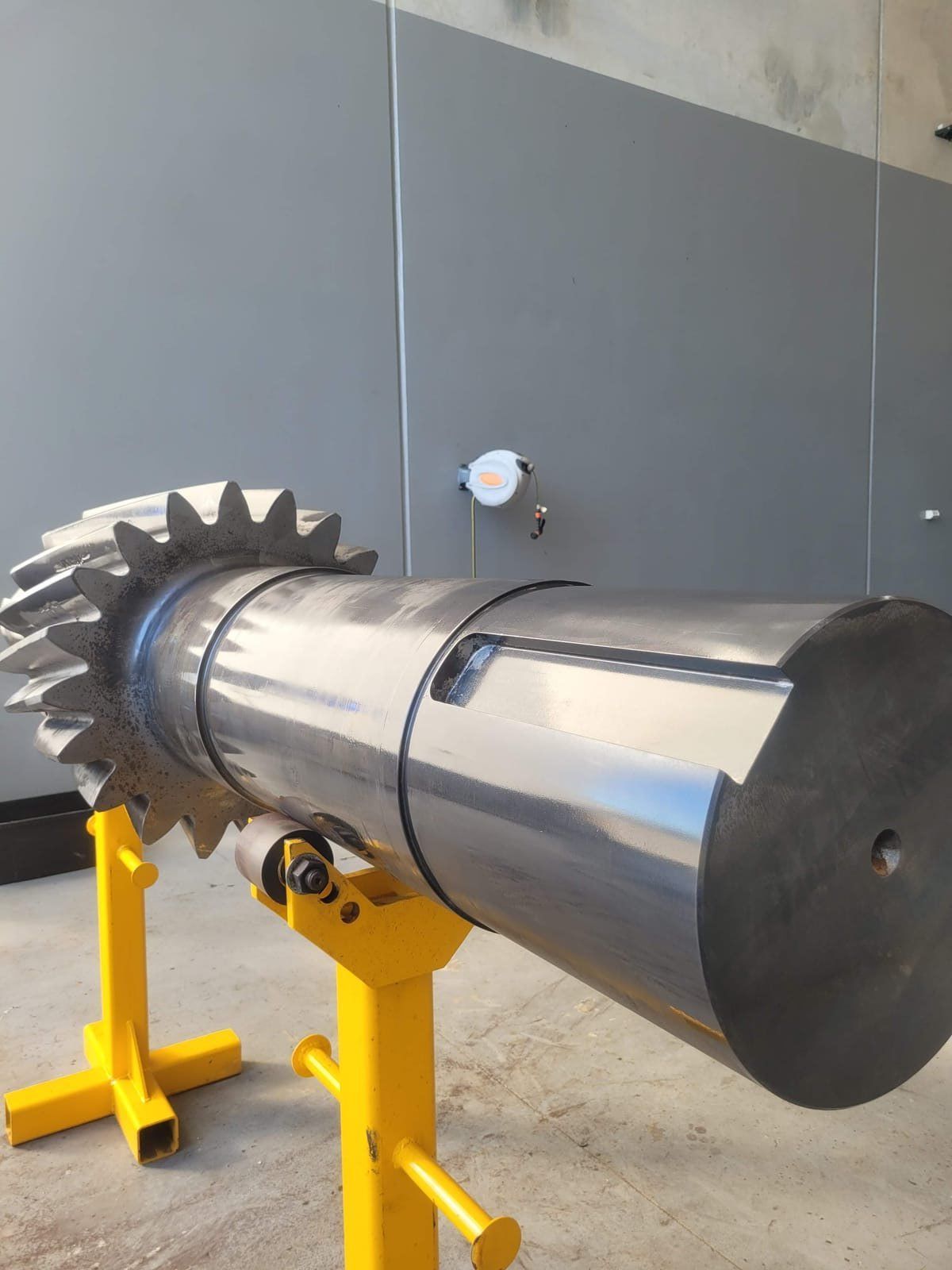 Clean industrial pinion shaft after laser cleaning with original surface preserved